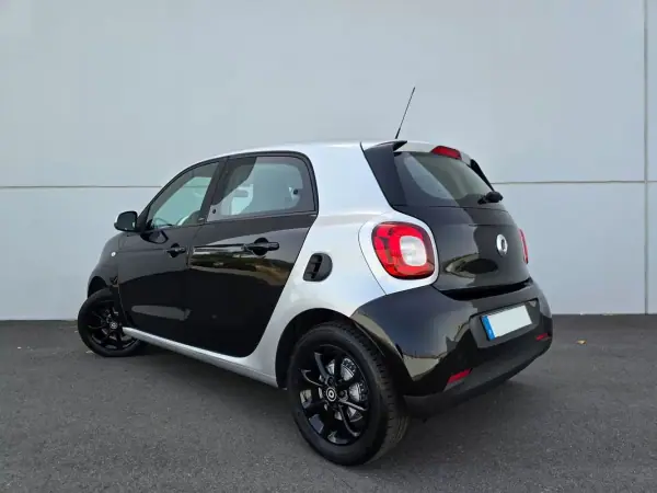 Smart ForFour 2015 - 7750 EUR, 124000 km - AUTO.MOTO.pt - 124000km - foto 5 de 29