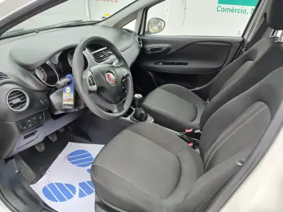 Fiat Punto 2016 - 7150 EUR, 156334 km - AUTO.MOTO.pt - 156334km - foto 15 de 24