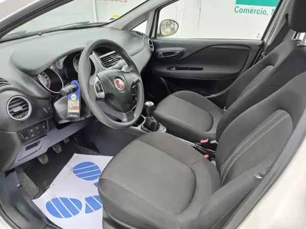 Fiat Punto 2016 - 6850 EUR, 156334 km - AUTO.MOTO.pt - 156334km - foto 15 de 24
