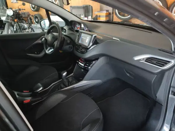Peugeot 2008 2017 - 14950 EUR, 128000 km - AUTO.MOTO.pt - 128000km - foto 14 de 14