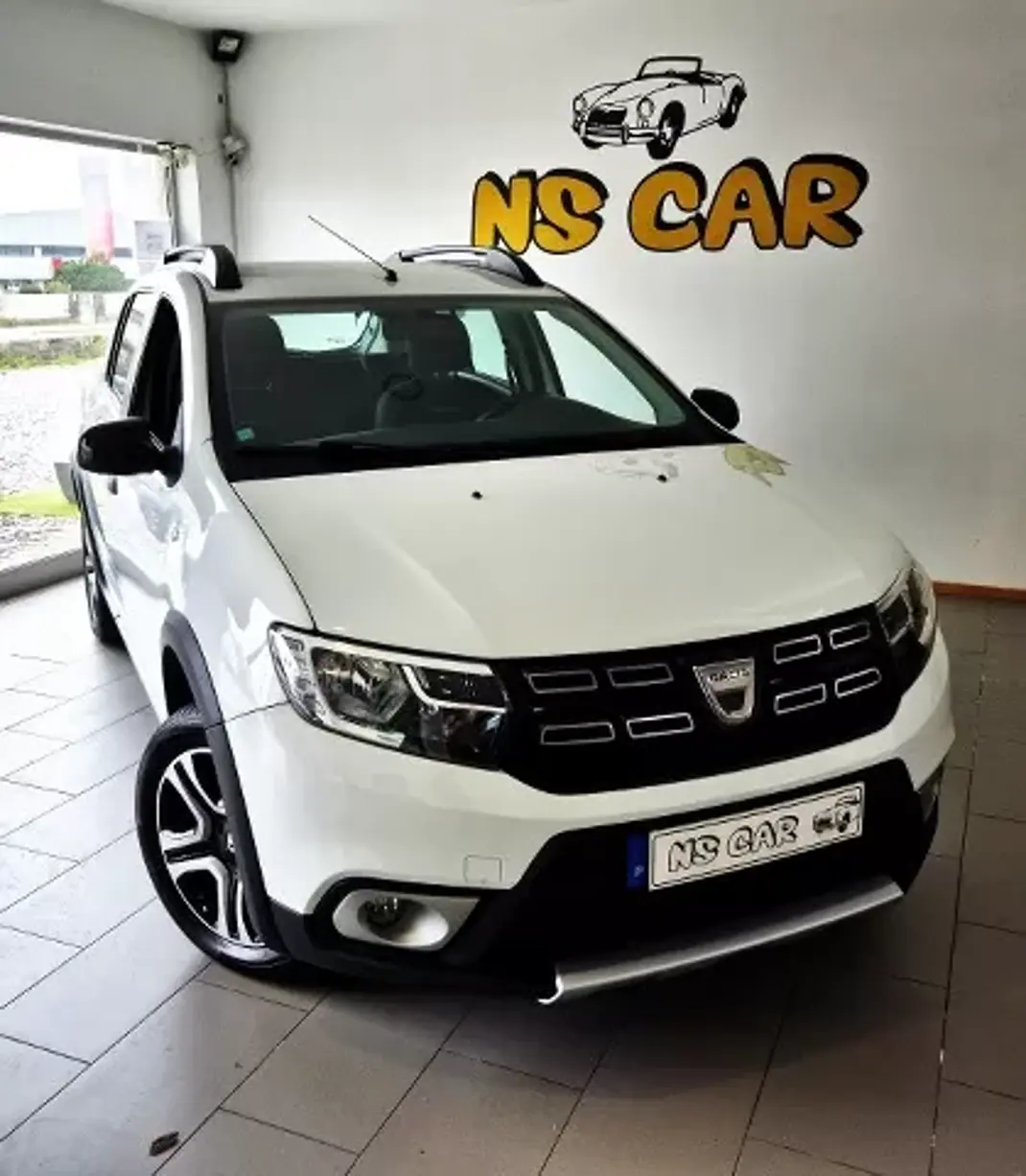 Dacia Sandero 2018 - 11750 EUR, 134274 km - AUTO.MOTO.pt - 134274km - foto 1 de 11