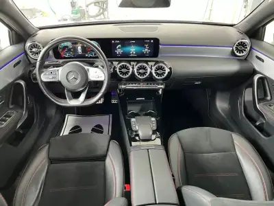 Mercedes-Benz A 180 Limousine 2021 - 25500 EUR, 131000 km - 131000km - foto 13 de 16