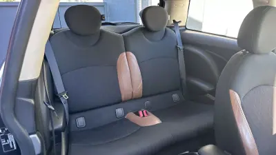 MINI Cooper 2012 - 10500 EUR, 210000 km - AUTO.MOTO.pt - 210000km - foto 38 de 40