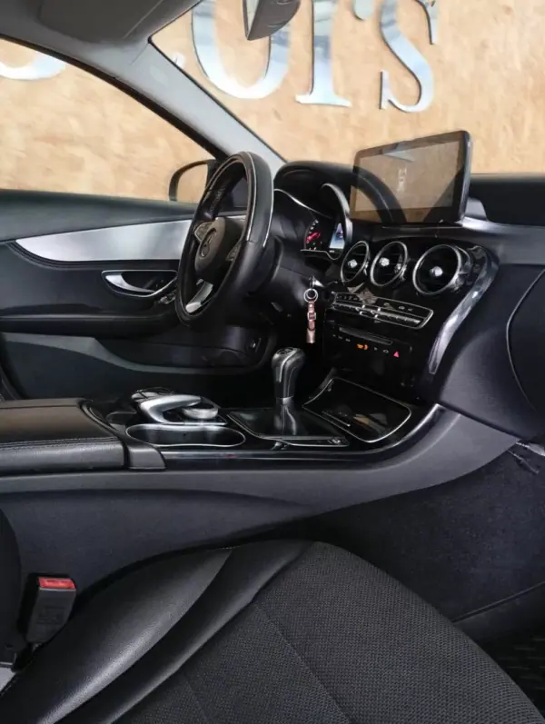 Mercedes-Benz C 180 2016 - 18950 EUR, 177676 km - AUTO.MOTO.pt - 177676km - foto 12 de 19