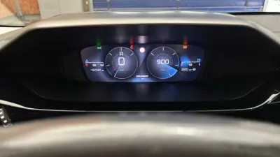 Peugeot 308 2022 - 19500 EUR, 130000 km - AUTO.MOTO.pt - 130000km - foto 17 de 37