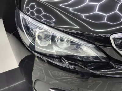 Peugeot 308 2017 - 13950 EUR, 183610 km - AUTO.MOTO.pt - 183610km - foto 11 de 45