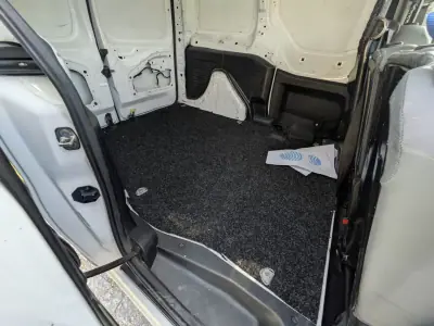 Citroën Berlingo 2016 - 8750 EUR, 220000 km - AUTO.MOTO.pt - 220000km - foto 8 de 10