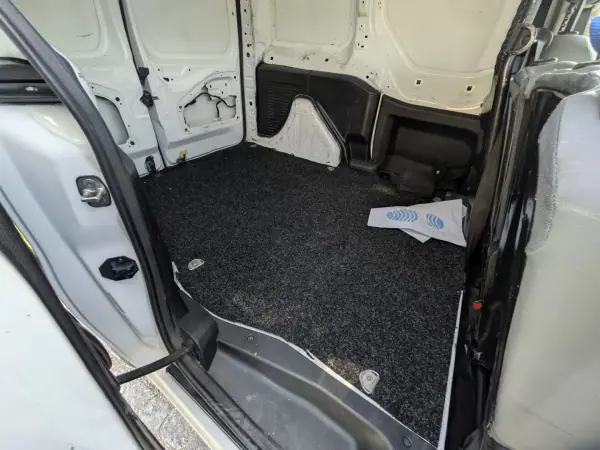 Citroën Berlingo 2016 - 8750 EUR, 220000 km - AUTO.MOTO.pt - 220000km - foto 8 de 10