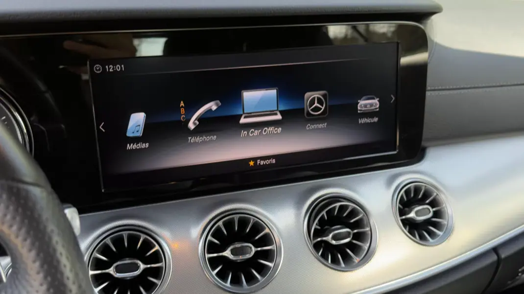 Mercedes-Benz E 220 2018 - 44990 EUR, 78000 km - AUTO.MOTO.pt - 78000km - foto 24 de 30