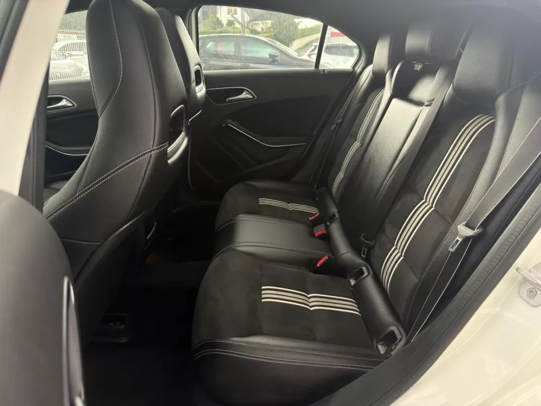 Mercedes-Benz A 180 2018 - 20990 EUR, 118769 km - AUTO.MOTO.pt - 118769km - foto 20 de 23