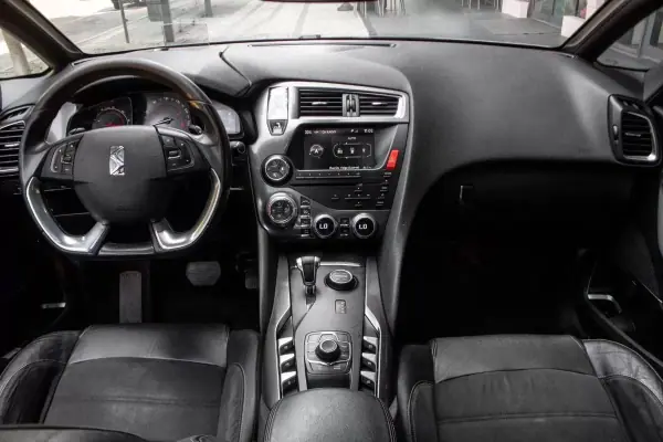 Citroën DS5 2013 - 8400 EUR, 271674 km - AUTO.MOTO.pt - 271674km - foto 32 de 39