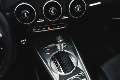 Audi TT Roadster 2015 - 33950 EUR, 151742 km - 151742km - foto 48 de 55