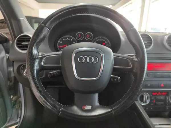Audi A3 2010 - 10350 EUR, 259000 km - AUTO.MOTO.pt - 259000km - foto 25 de 31