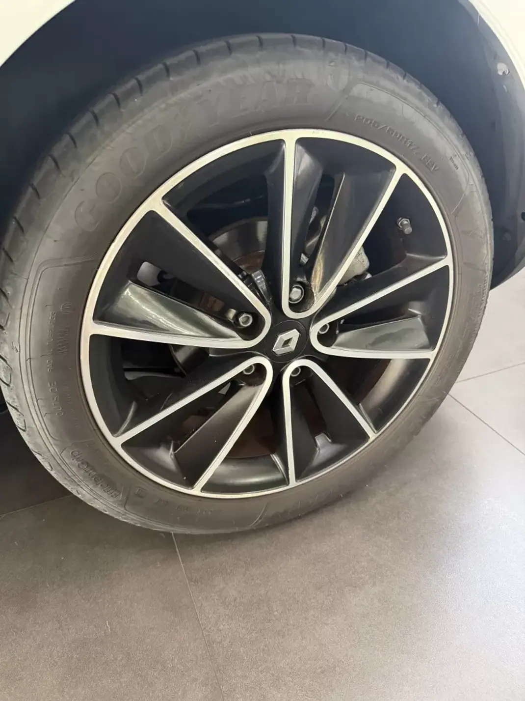 Renault Mégane Coupe 2014 - 11500 EUR, 100000 km - AUTO.MOTO.pt - 100000km - foto 6 de 12