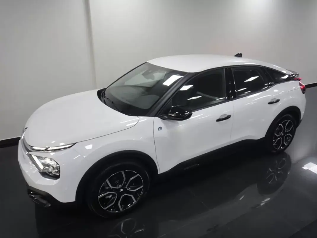 Citroën e-C4 2023 - 19990 EUR, 53436 km - AUTO.MOTO.pt - 53436km - foto 29 de 53