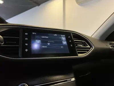Peugeot 308 SW 2014 - 6990 EUR, 298000 km - AUTO.MOTO.pt - 298000km - foto 28 de 37