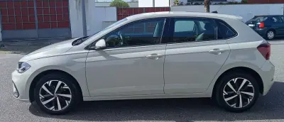 Volkswagen Polo 2023 - 14490 EUR, 125000 km - AUTO.MOTO.pt - 125000km - foto 6 de 18