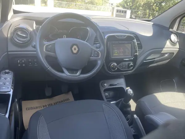 Renault Captur 2016 - 14000 EUR, 25000 km - 25000km - foto 8 de 12