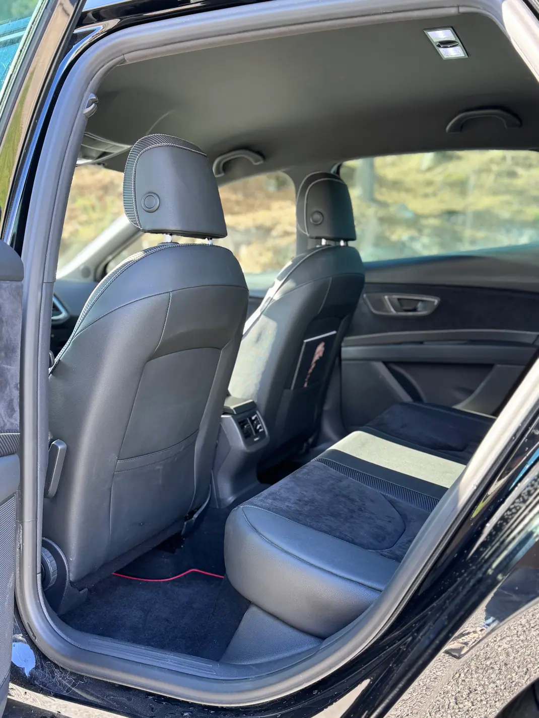 SEAT Leon 2017 - 25900 EUR, 97250 km - AUTO.MOTO.pt - 97250km - foto 10 de 12