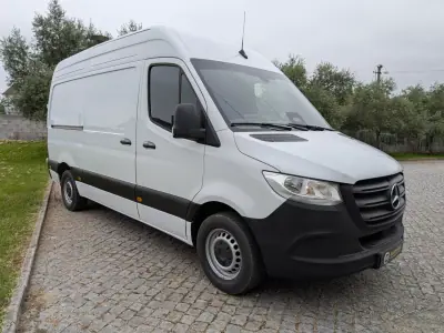 Mercedes-Benz 2025 - 44500 EUR, 29000 km - AUTO.MOTO.pt - 29000km - foto 2 de 19