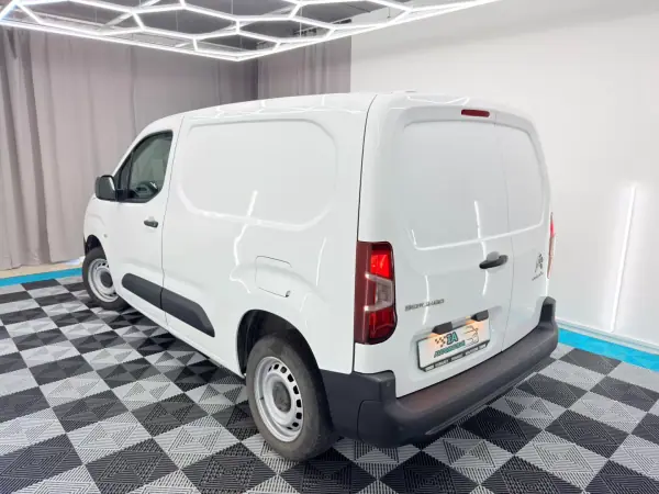 Citroën 2019 - 11000 EUR, 128000 km - AUTO.MOTO.pt - 128000km - foto 5 de 17