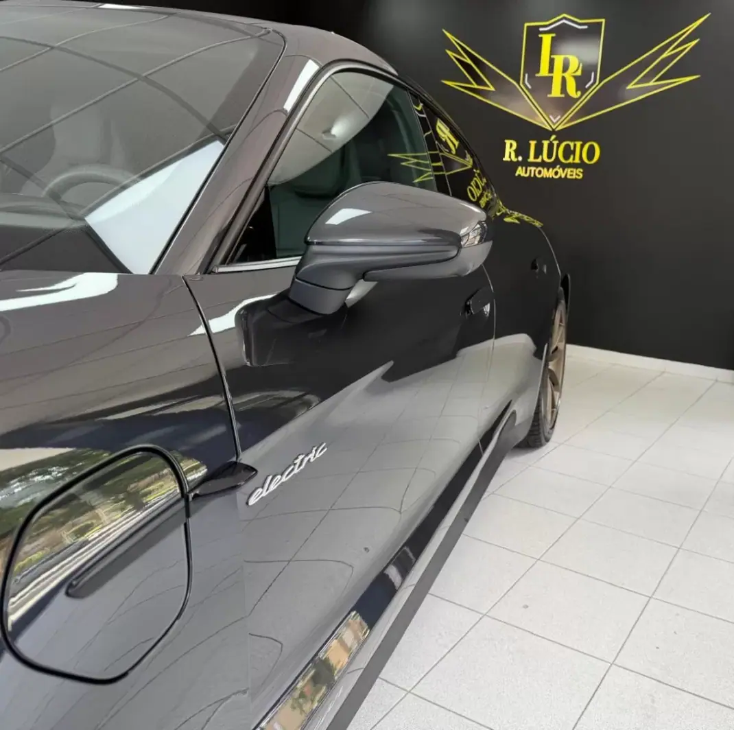 Porsche Taycan 2023 - 69000 EUR, 84534 km - AUTO.MOTO.pt - 84534km - foto 8 de 39
