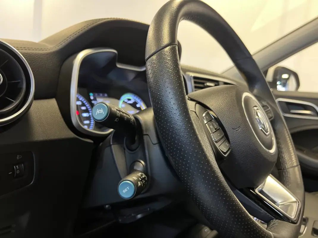 MG ZS 2020 - 17990 EUR, 35000 km - AUTO.MOTO.pt - 35000km - foto 24 de 49