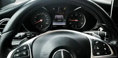 Mercedes-Benz GLC 250 2017 - 31950 EUR, 113000 km - AUTO.MOTO.pt - 113000km - foto 7 de 37
