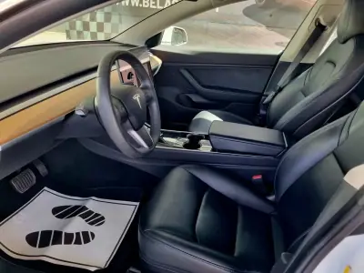 Tesla Model 3 2019 - 20900 EUR, 107000 km - AUTO.MOTO.pt - 107000km - foto 5 de 13