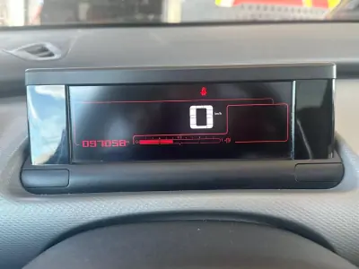 Citroën C4 Cactus 2017 - 13900 EUR, 97056 km - AUTO.MOTO.pt - 97056km - foto 17 de 28