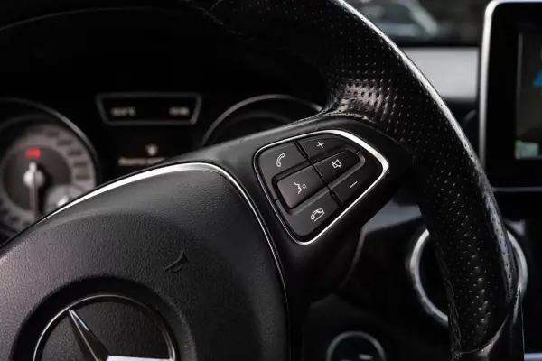 Mercedes-Benz CLA 180 2015 - 15900 EUR, 242000 km - AUTO.MOTO.pt - 242000km - foto 23 de 26
