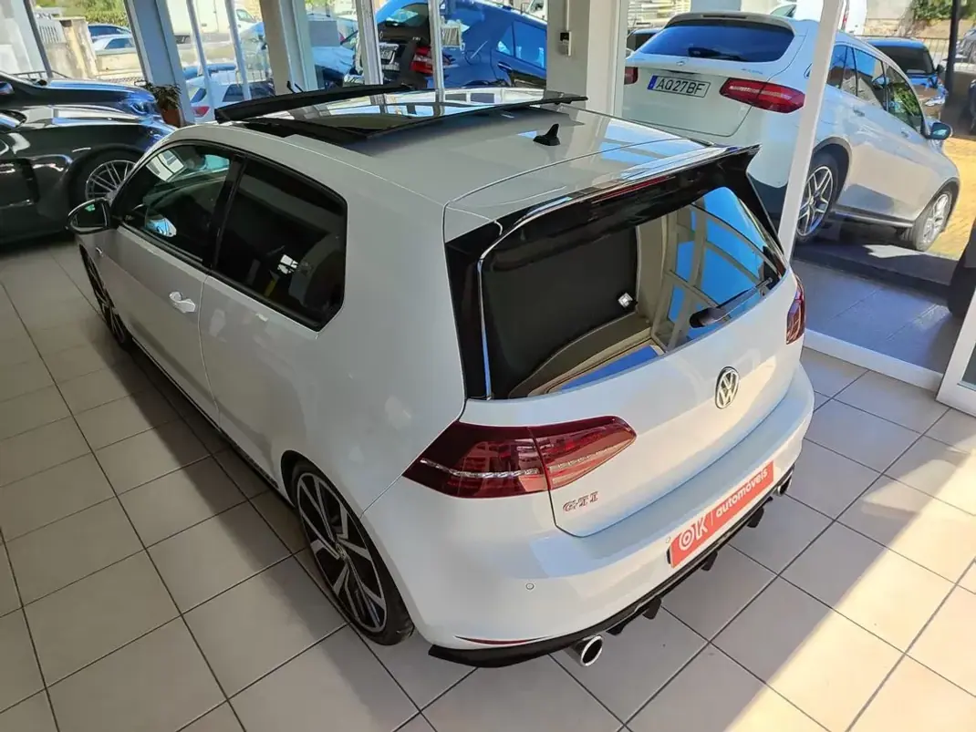 Volkswagen Golf 2017 - 30750 EUR, 76500 km - AUTO.MOTO.pt - 76500km - foto 8 de 35