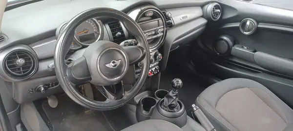 MINI Cooper 2017 - 12690 EUR, 90958 km - AUTO.MOTO.pt - 90958km - foto 9 de 12