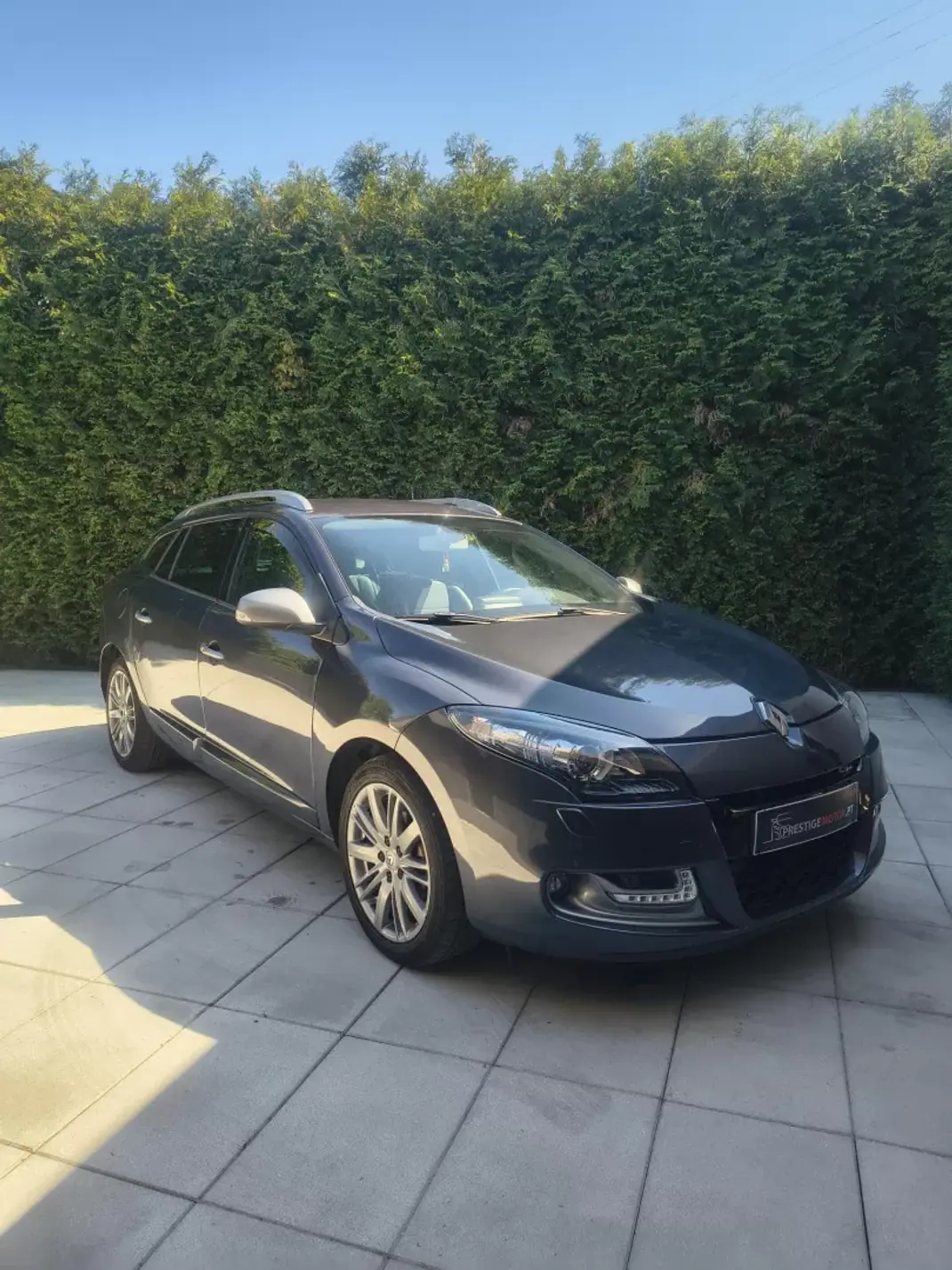 Renault Mégane 2012 - 8500 EUR, 240000 km - AUTO.MOTO.pt - 240000km - foto 3 de 26