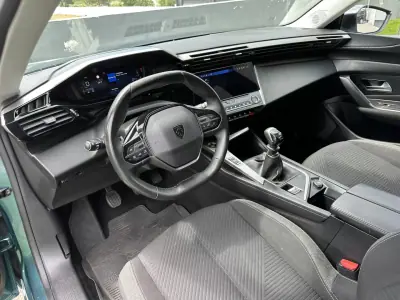 Peugeot 308 SW 2022 - 15500 EUR, 200000 km - AUTO.MOTO.pt - 200000km - foto 22 de 60