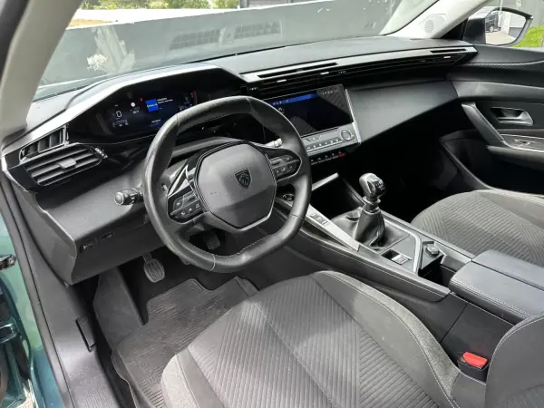 Peugeot 308 SW 2022 - 15500 EUR, 200000 km - AUTO.MOTO.pt - 200000km - foto 22 de 60