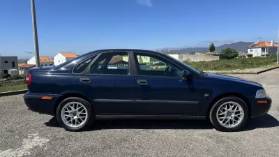 Volvo S40 2000 - 3750 EUR, 400000 km - AUTO.MOTO.pt - 400000km - foto 4 de 13