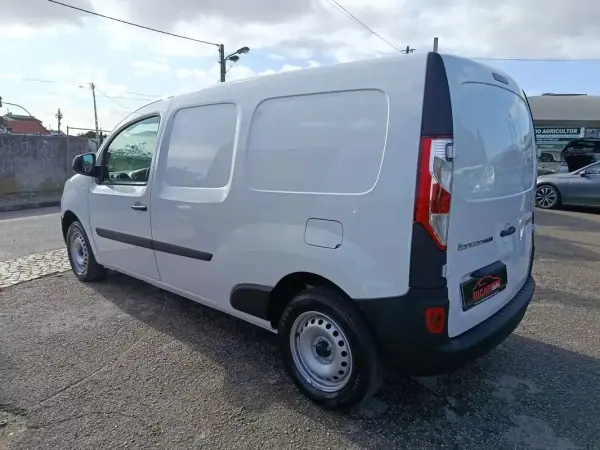 Renault Kangoo 2018 - 10500 EUR, 159000 km - AUTO.MOTO.pt - 159000km - foto 22 de 27