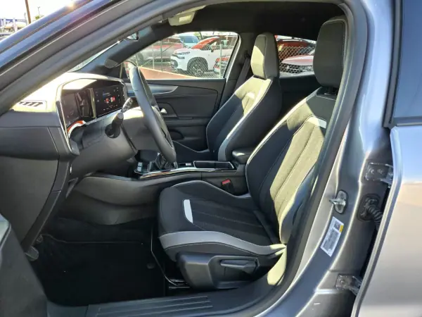 Opel Mokka 2024 - 19750 EUR, 28357 km - AUTO.MOTO.pt - 28357km - foto 5 de 10