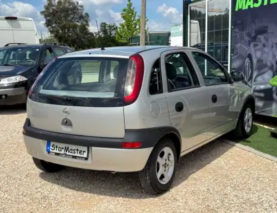 Opel Corsa 2001 — foto 6 de 16