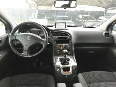 Peugeot 5008 2014 - 10900 EUR, 190000 km - AUTO.MOTO.pt - 190000km - foto 13 de 13