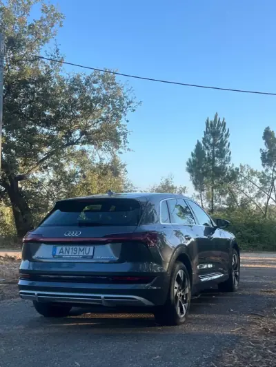 Audi e-tron 2022 - 34750 EUR, 131000 km - AUTO.MOTO.pt - 131000km - foto 9 de 50