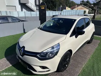 Renault Clio 2017 - 9900 EUR, 135702 km - AUTO.MOTO.pt - 135702km - foto 5 de 47