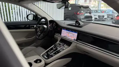 Porsche Panamera 2018 - 79990 EUR, 140973 km - AUTO.MOTO.pt - 140973km - foto 18 de 36