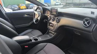 Mercedes-Benz A 180 2014 - 15800 EUR, 180000 km - AUTO.MOTO.pt - 180000km - foto 3 de 23