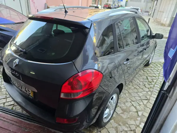 Renault Clio Break 2008 - 3999 EUR, 208437 km - AUTO.MOTO.pt - 208437km - foto 6 de 19