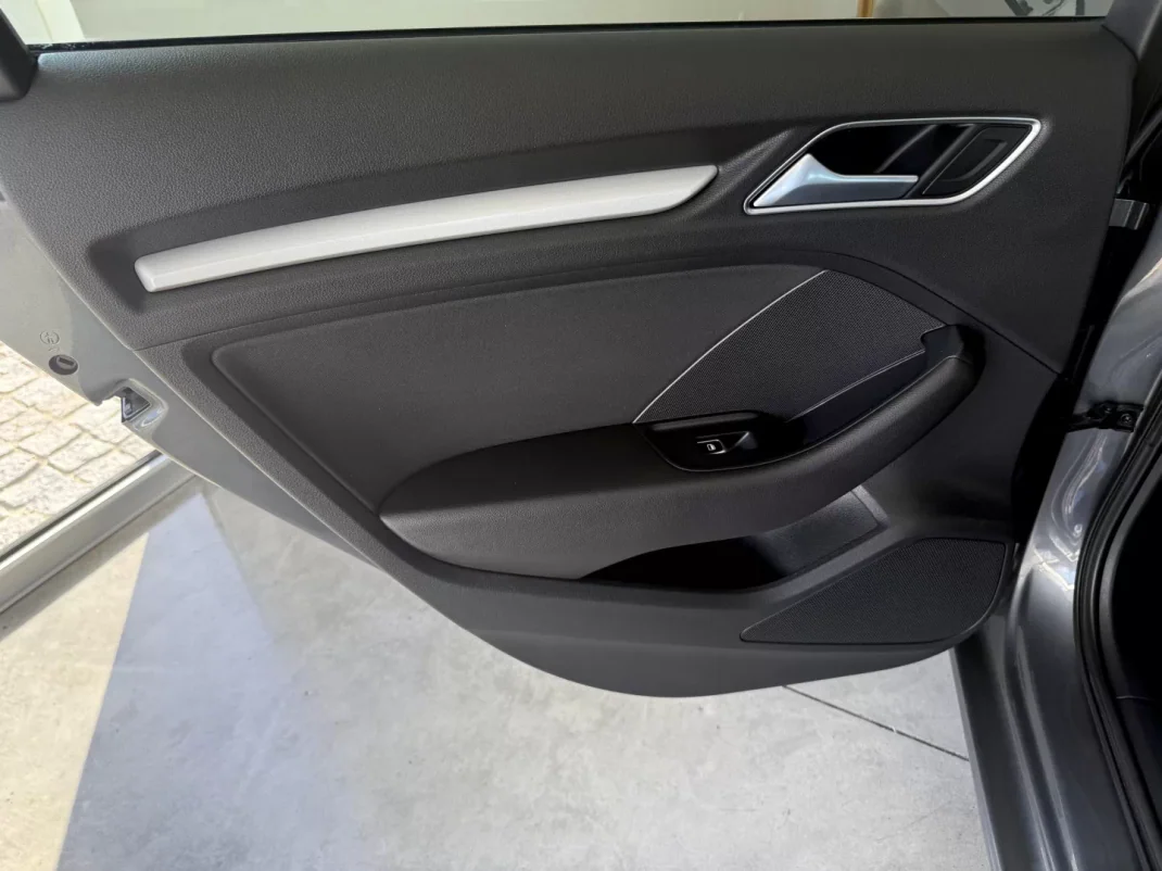 Audi A3 Sportback 2016 - 16000 EUR, 158000 km - AUTO.MOTO.pt - 158000km - foto 54 de 94