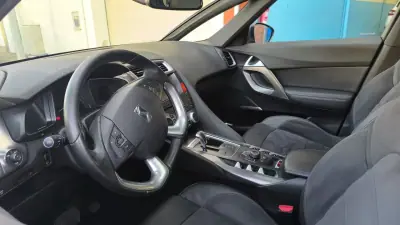 Citroën DS5 2014 - 10500 EUR, 188000 km - AUTO.MOTO.pt - 188000km - foto 14 de 17