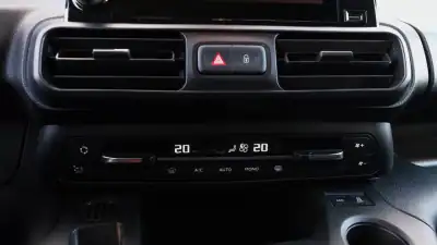Peugeot Partner L2 caixa automática 130cv 2019 - 17900 EUR, 163000 km - AUTO.MOTO.pt - 163000km - foto 12 de 30