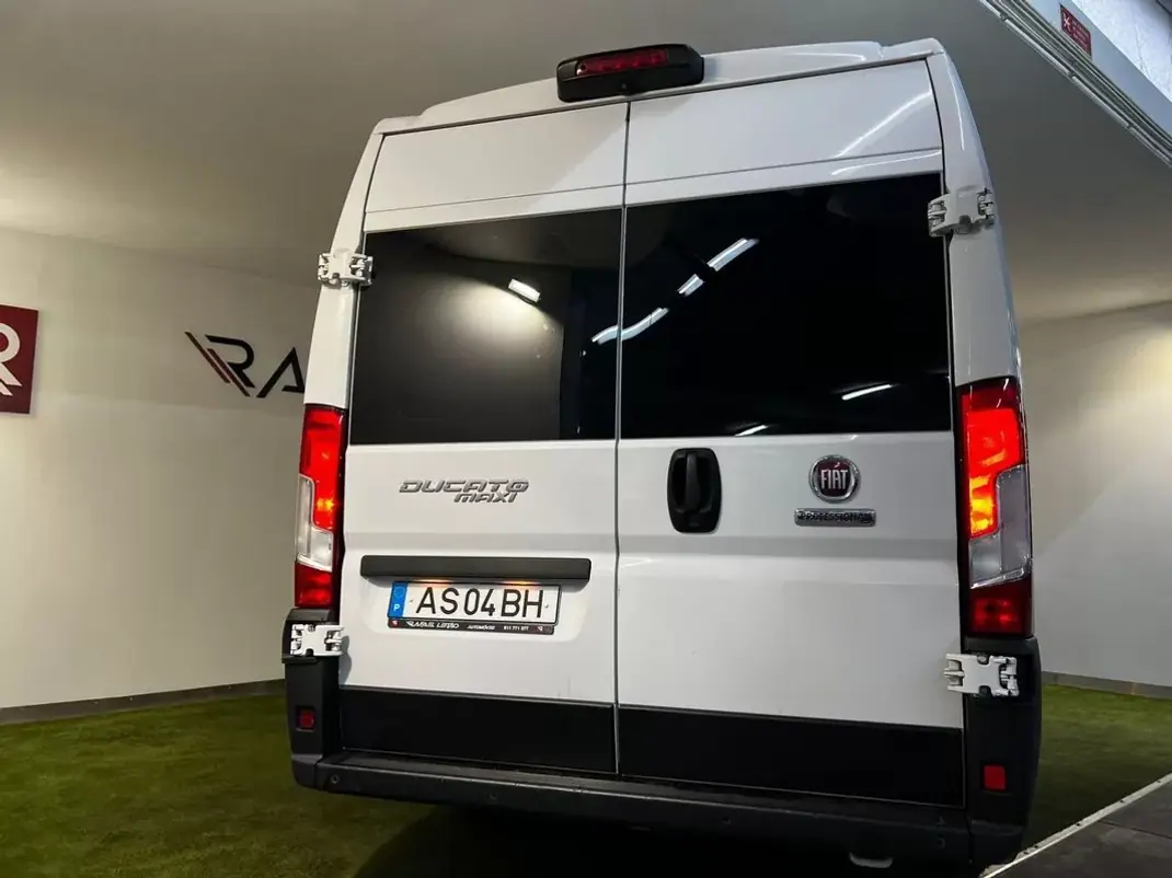 Fiat Ducato 2022 - 29500 EUR, 120000 km - AUTO.MOTO.pt - 120000km - foto 7 de 26